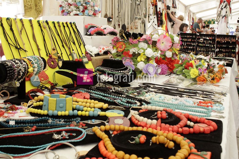 nga Ministria e Diaspores - Panairi - punime artizanale veshje kombetare dhe ushqime tradicionale - foto Ridvan Slivova (9)