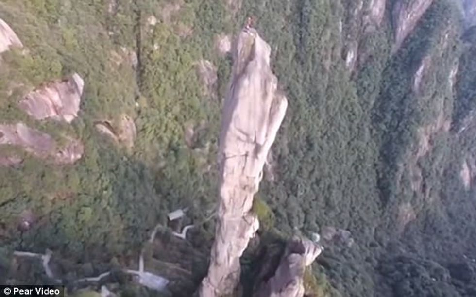 Ngjiten në shkëmbin e lartë 130 metra dhe shumë të thepisur arrestohen sapo zbresin foto 2