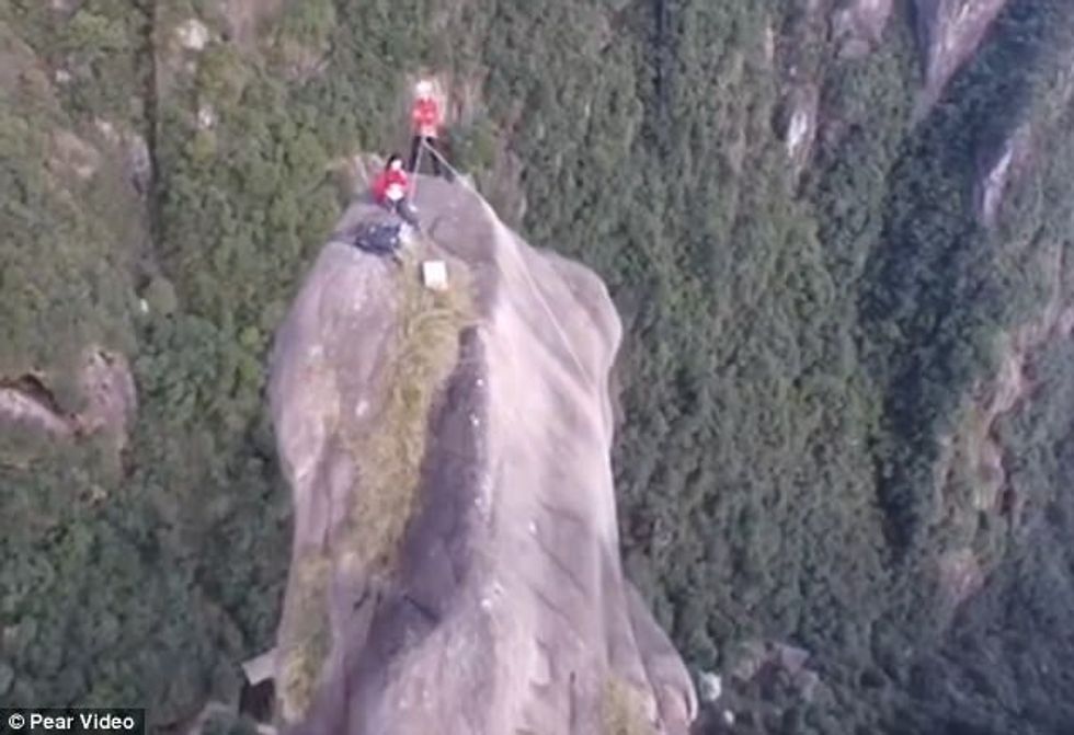 Ngjiten në shkëmbin e lartë 130 metra dhe shumë të thepisur arrestohen sapo zbresin foto 3