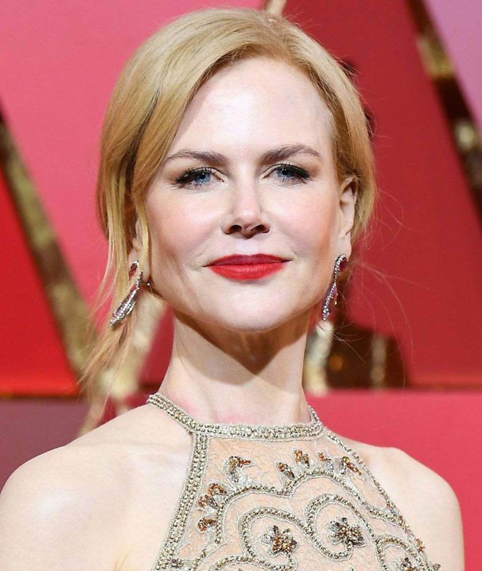 nicole kidman oscars 2017 makeup bright lights