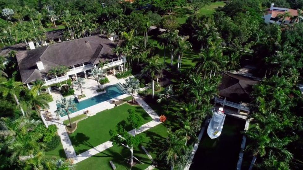 NINTCHDBPICT000577693700