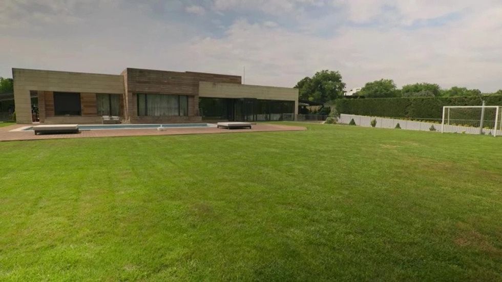 NINTCHDBPICT000809885636