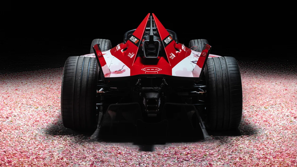 Nissan e 4ORCE 04 Formula E car 1