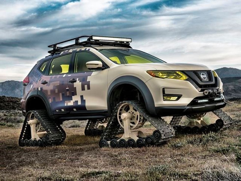 Nissan Rogue me shirita lëvizëse në vend të rrotave foto 2