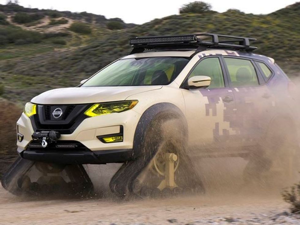 Nissan Rogue me shirita lëvizëse në vend të rrotave foto 4