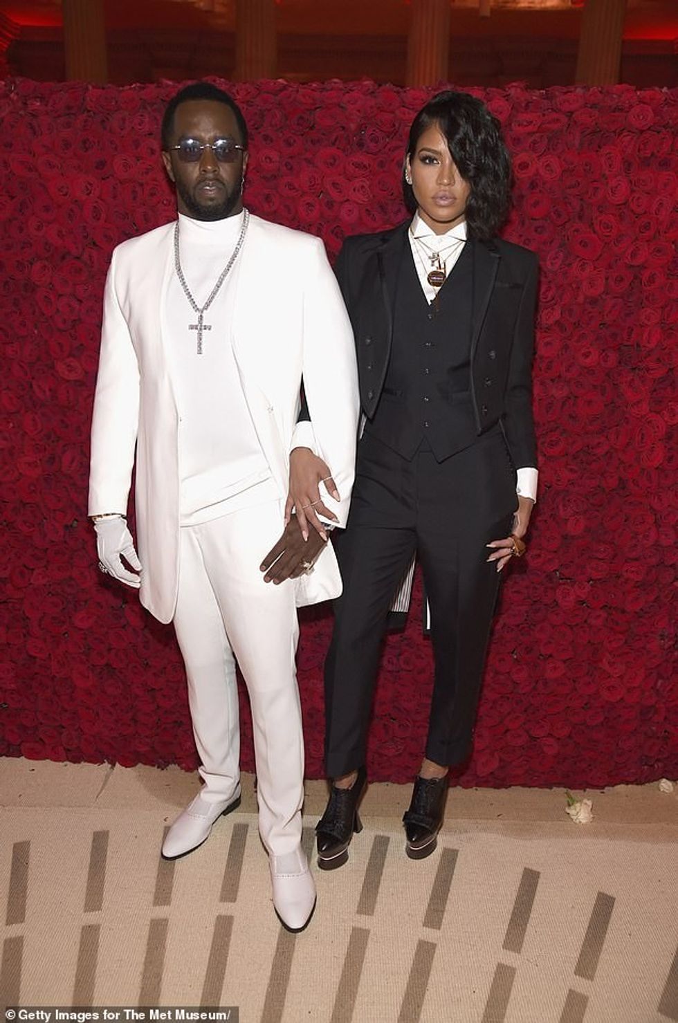 Një e besuar e ngushtë e Cassie-t pohoi se ajo ishte gjithashtu e befasuar nga publikimi i klipit viral, i cili thuhej se ishte 'shkaktues për të'.