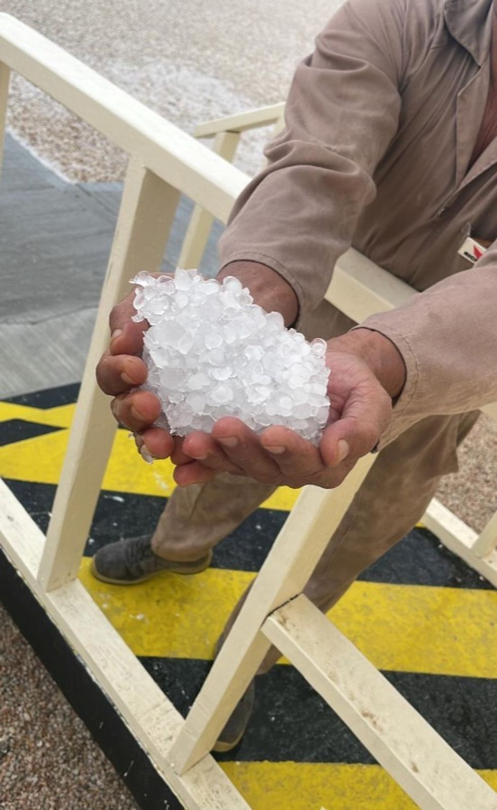 Një grup breshërish të mëdha që raportohet se ranë në Katar të mërkurën