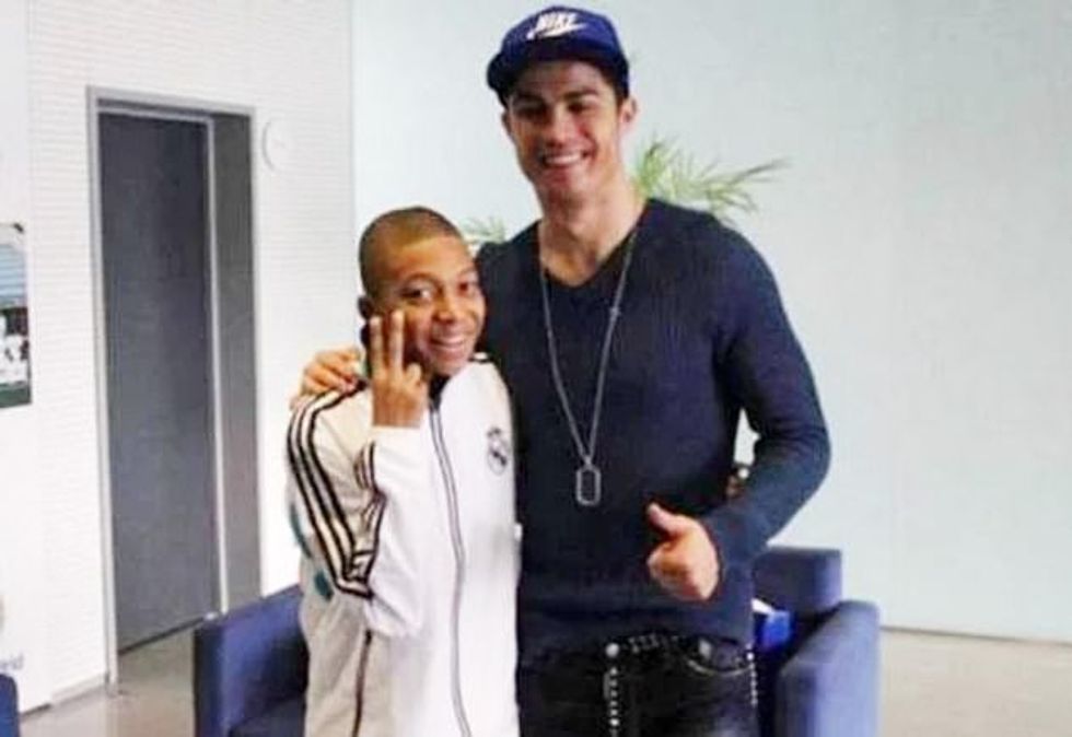 Një i ri Kylian Mbappé është fotografuar me mega-yllin portugez Cristiano Ronaldo në 2014