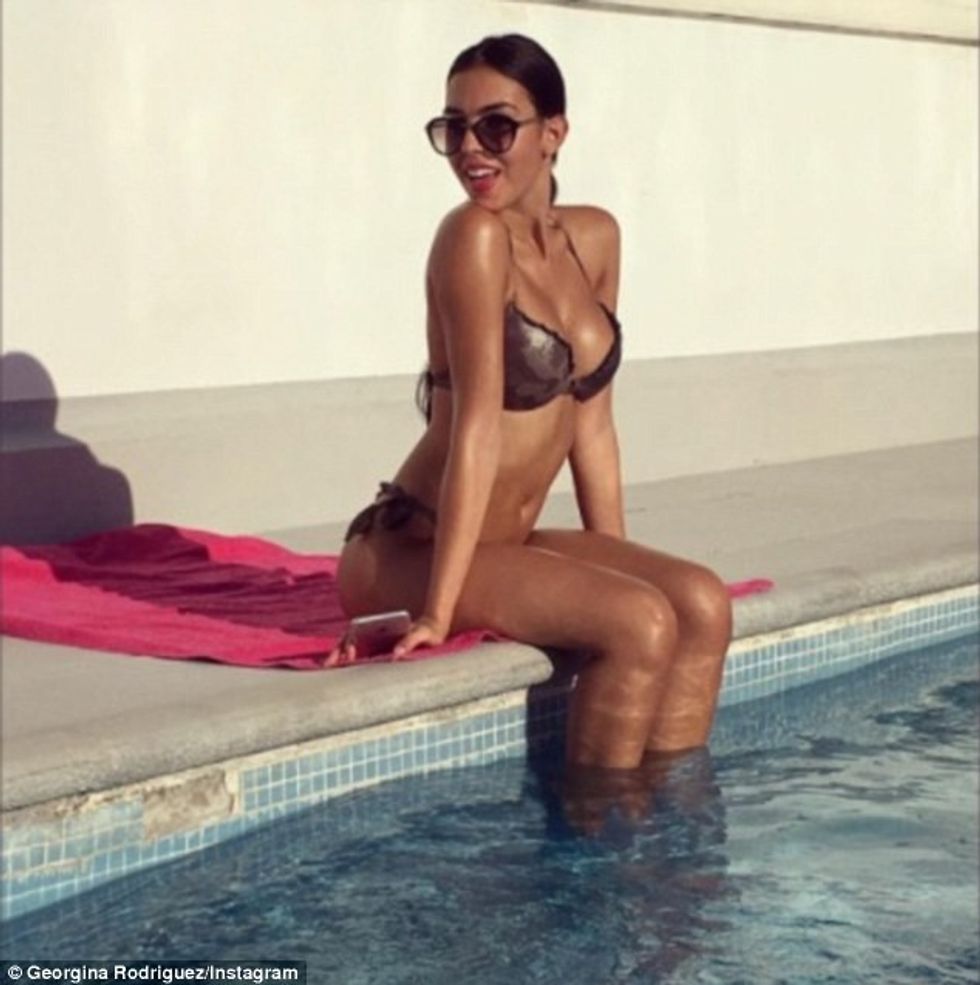 Një pozë me bikini nga e dashura e Ronaldos
