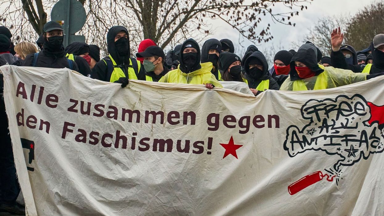 Në Berlin shkova në një kurs mbrëmjeje mbi fashizmin - dhe mësova si ta ndaloj AfD-në Në Berlin shkova në një kurs mbrëmjeje mbi fashizmin - dhe mësova si ta ndaloj AfD-në