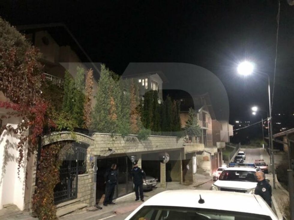 Njesia Speciale te shtepia e kryeministrit Kurti 3 foto KALLXOcom 1