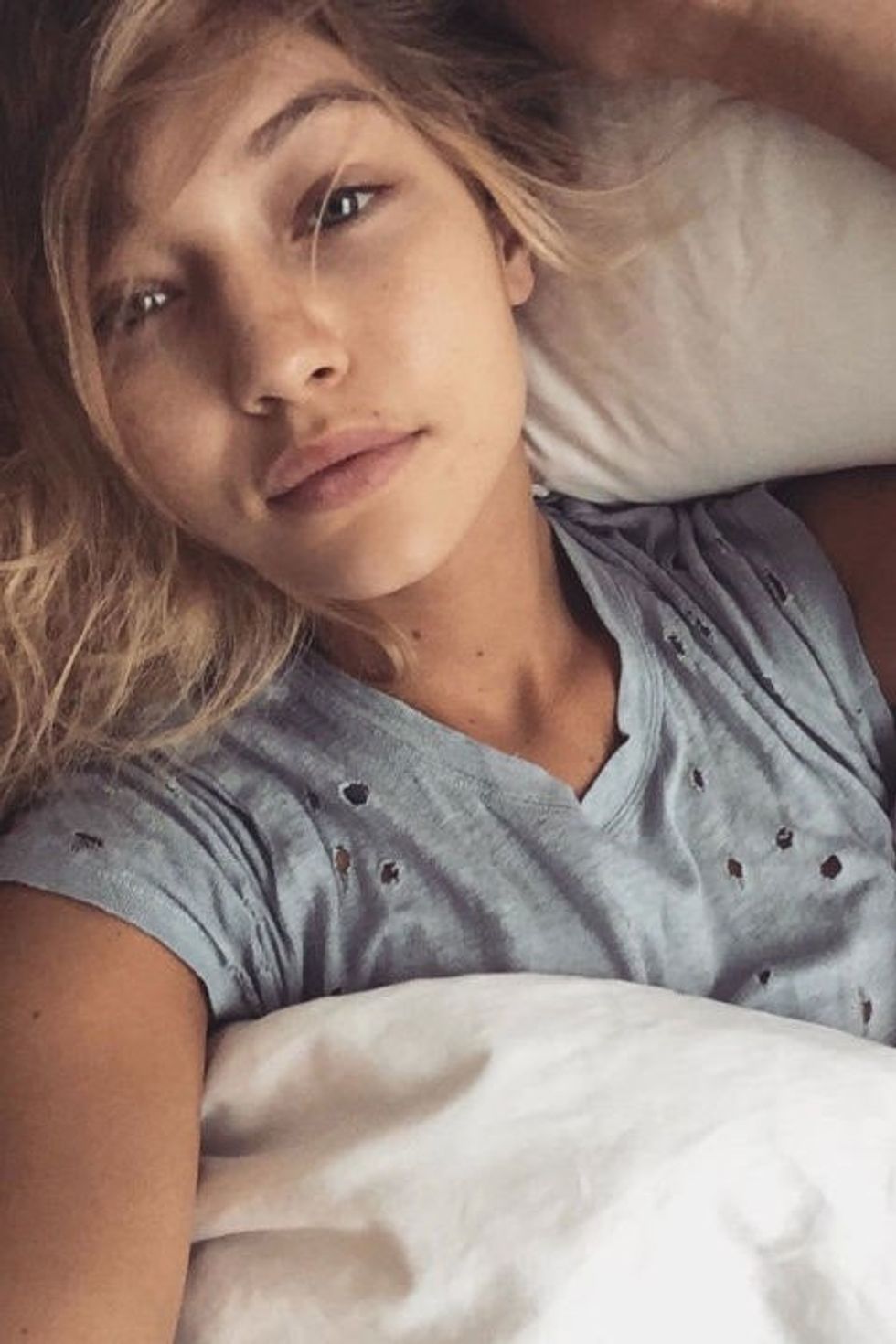 no makeup selfie gigi hadid01