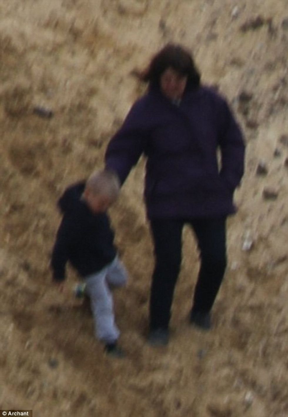 Nuk respekton ndalesën zbret kodres se rrezikshme se bashku me femije foto 2