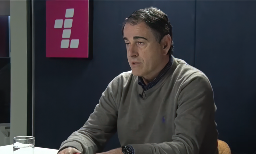 Nuredin Ibishi PhotoRoom