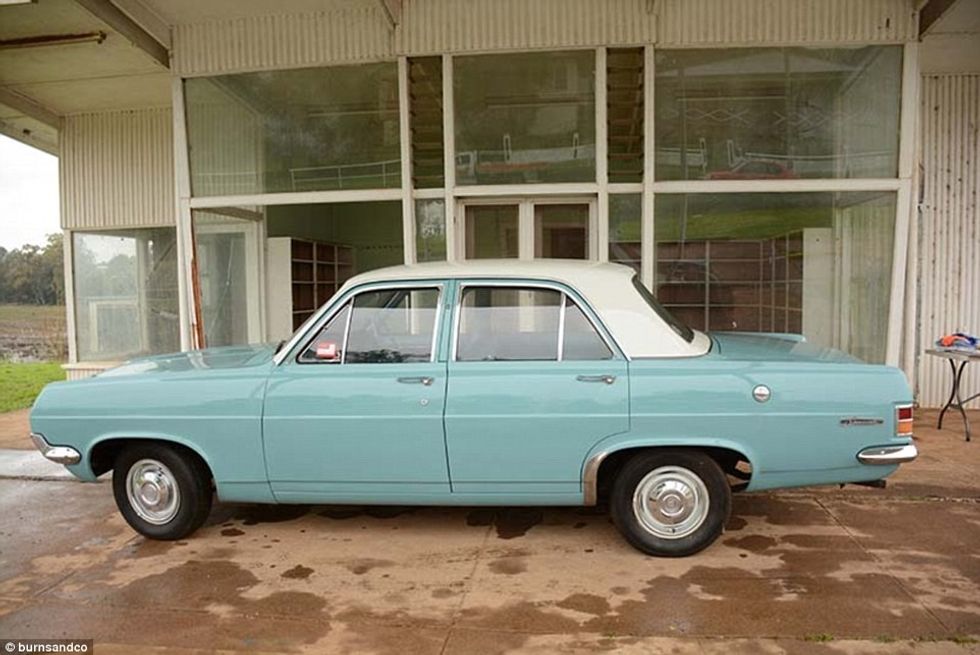 Nxjerrë në shitje koleksionin e rrallë me 60 vetura klasike foto 4