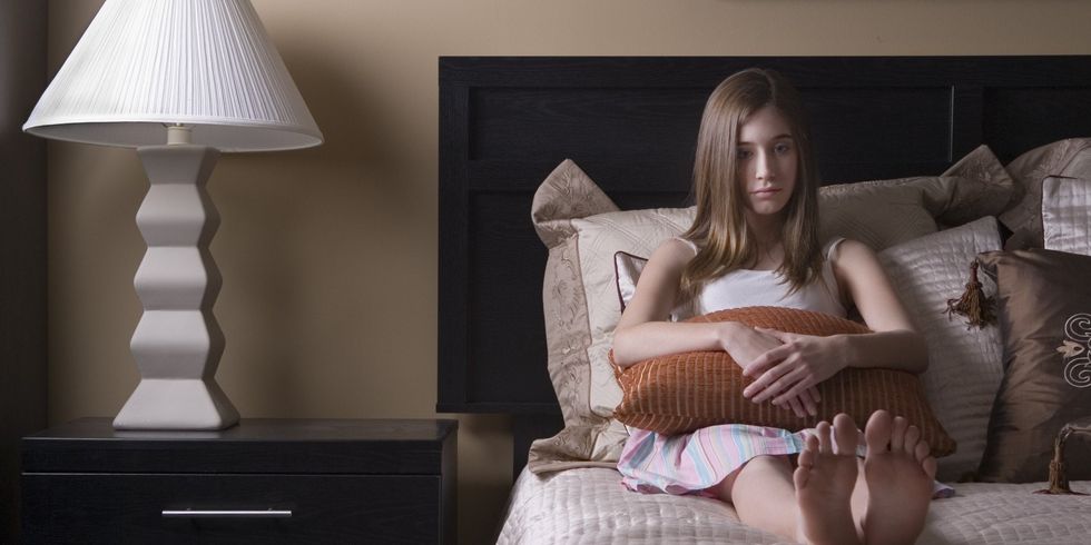 o GIRL BED SAD facebook