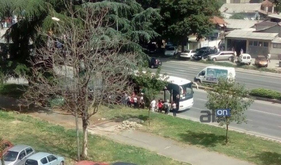 OBRM transporton njerez ne Shkup me autobus