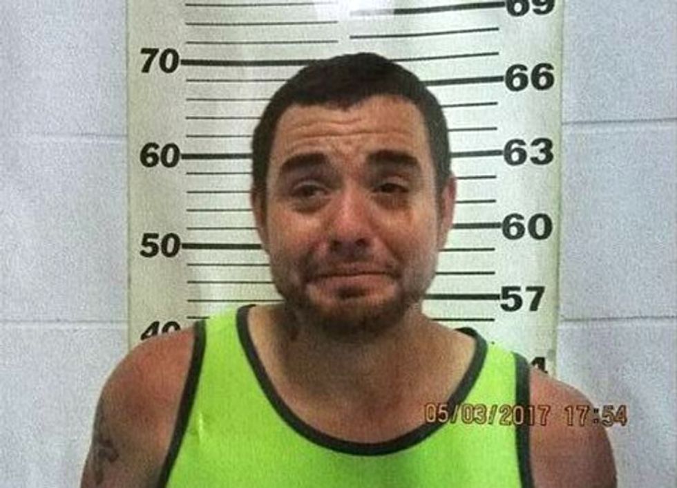 Ofendon rëndë një familje në baza racore qane pasi arrestohet dhe ka frike nga burgu foto 2