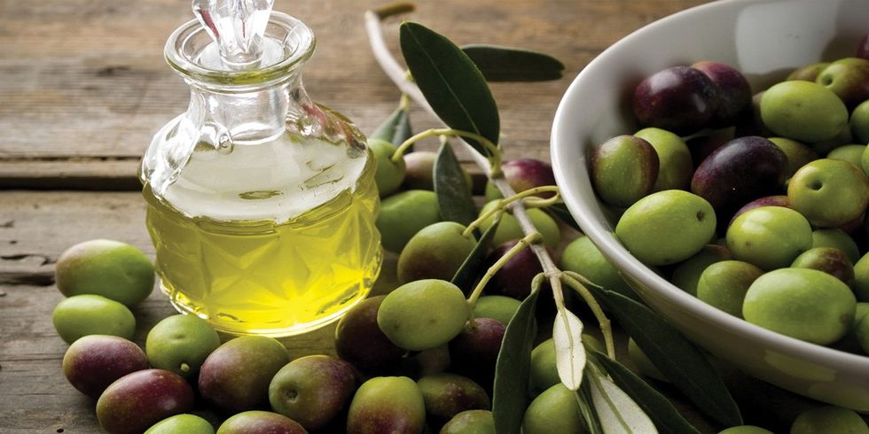 OLIVE-oil-for-hair-