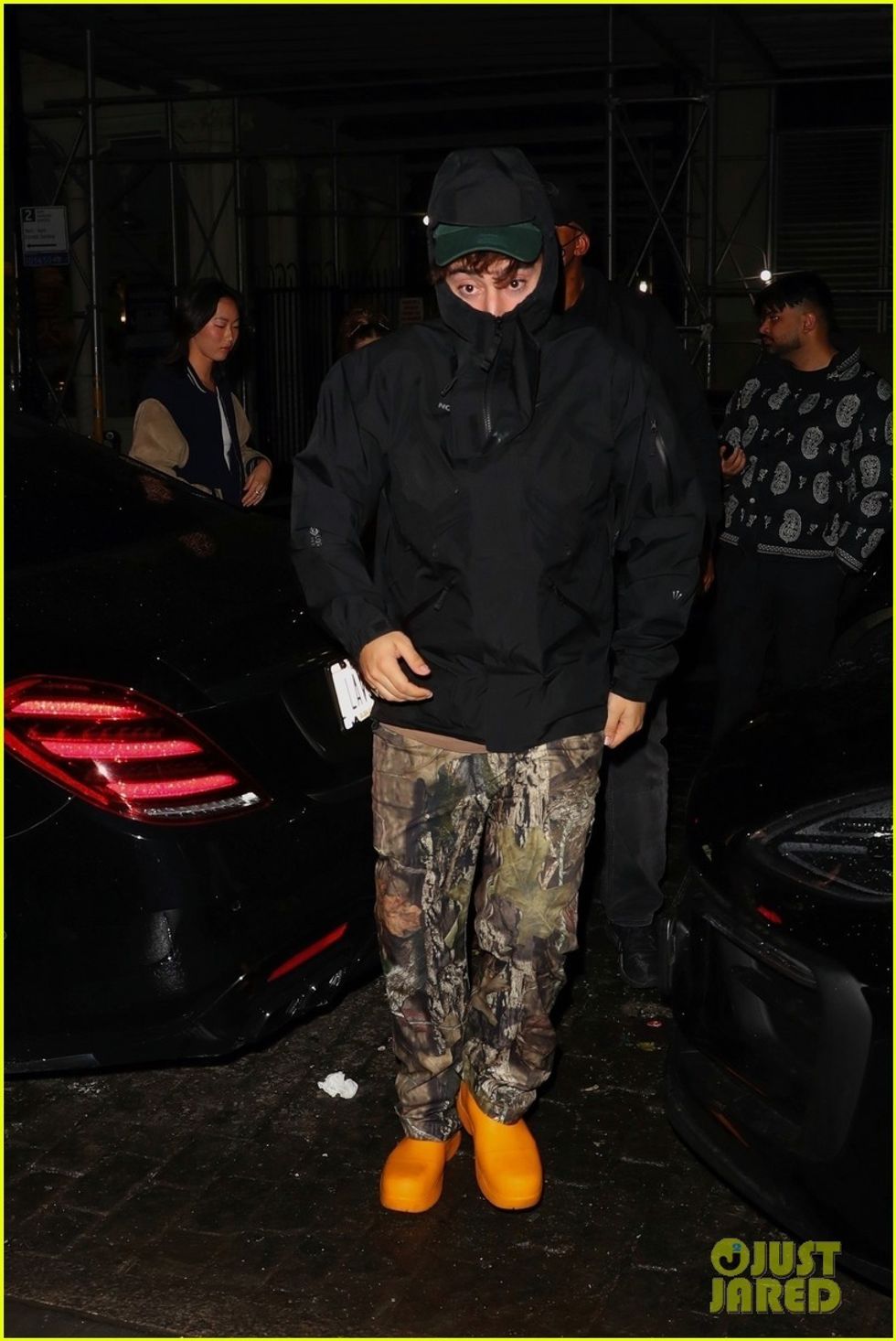 olivia rodrigo joins zack bia night out 02