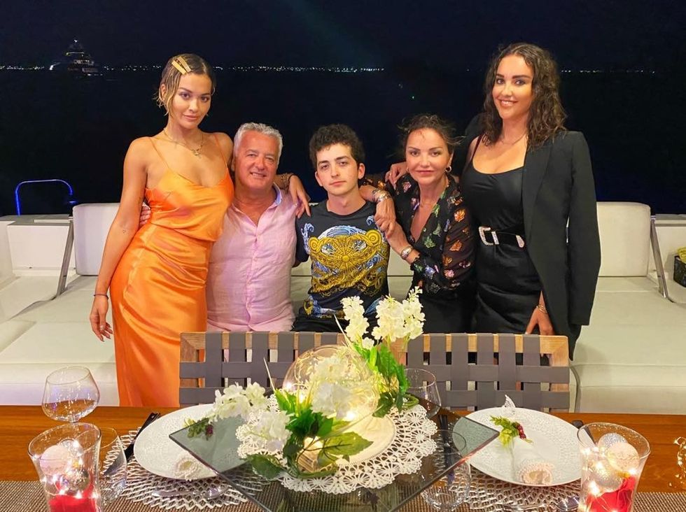 oranick 79481178 2520968188168056 1561600426492437420 n