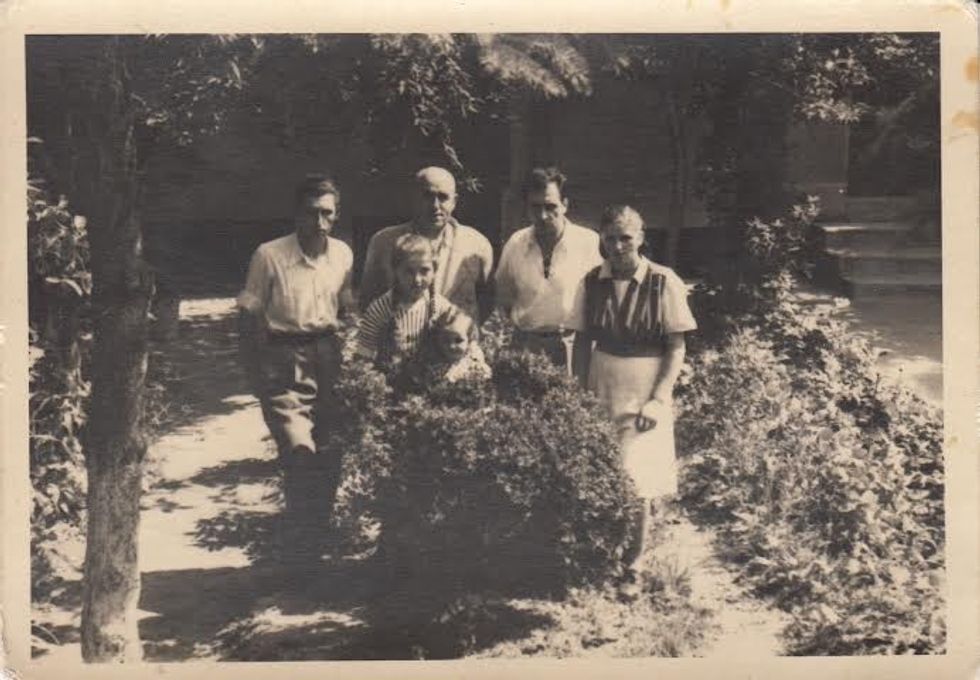 oz11 osmani me dy djemte dhe vajzat