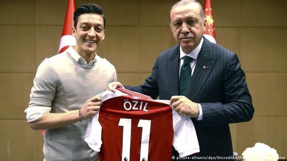 ozil erdogan