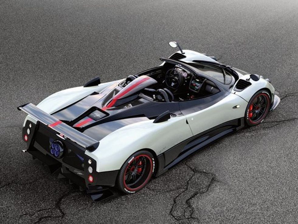 pagani-huayra-do-te-lansohet-me-heret-se-qe-ishte-planifikuar-foto-3