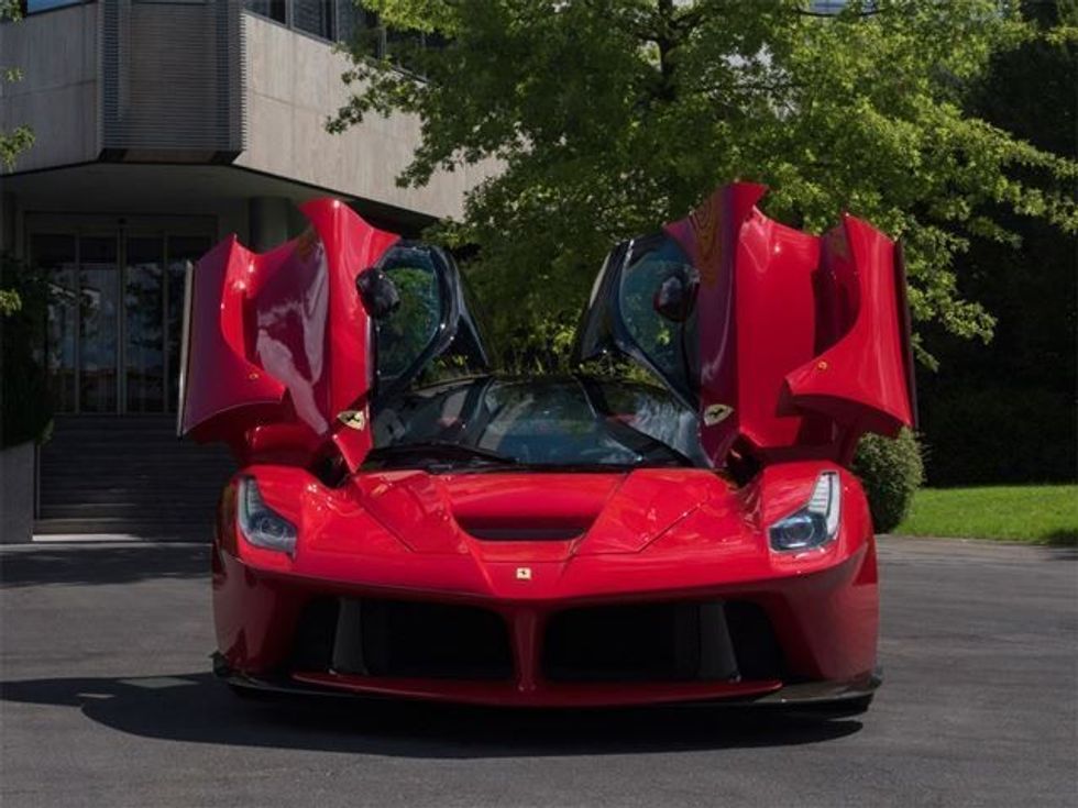 Pagoi dy milionë euro per nje LaFerrari qe nuk vozitet foto 2