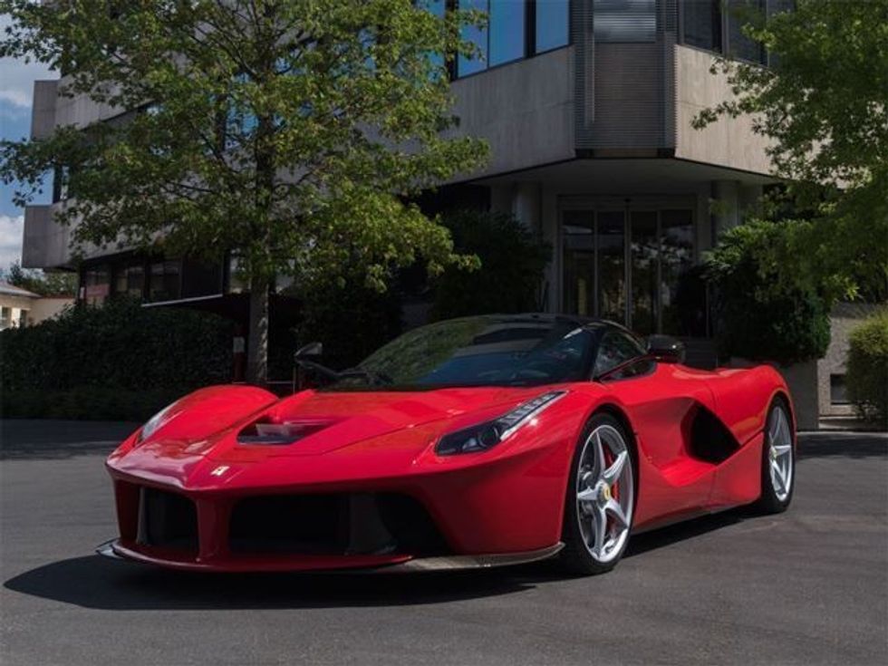 Pagoi dy milionë euro per nje LaFerrari qe nuk vozitet foto 3