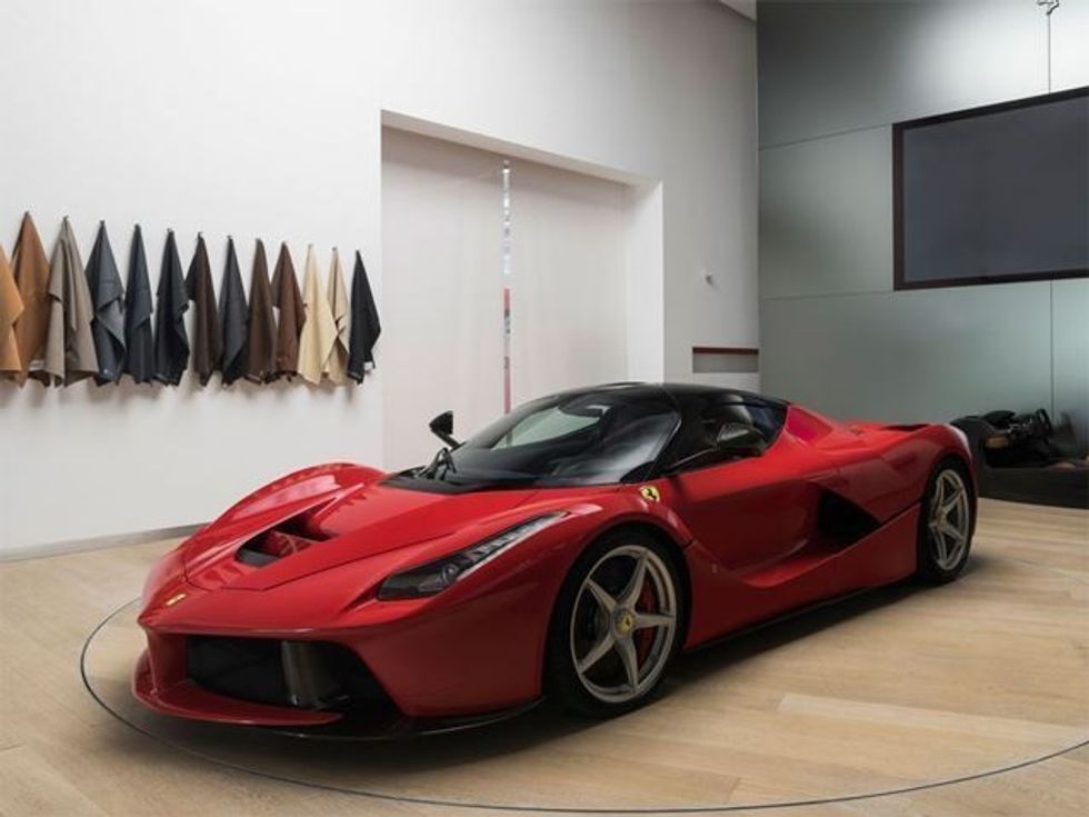 Pagoi dy milionë euro per nje LaFerrari qe nuk vozitet foto 4