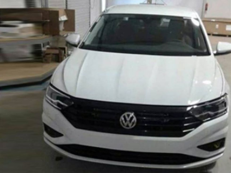 Pak kohë para prezantimit zyrtar rrjedhin pamjet e Volkswagen Jetta foto 2