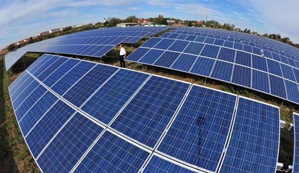 Panelet Diellore Elektronike