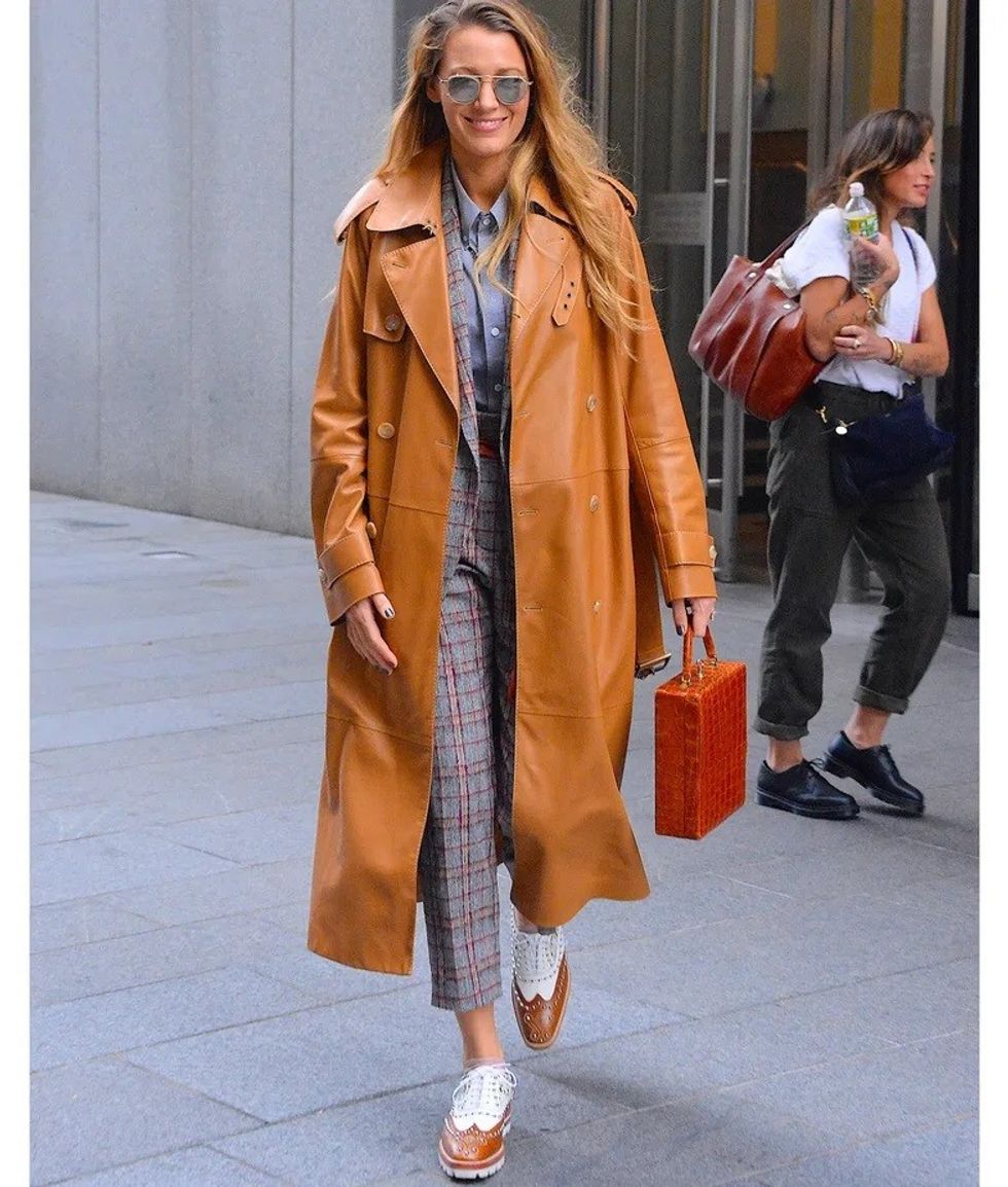 Pantallonat deri te kyci