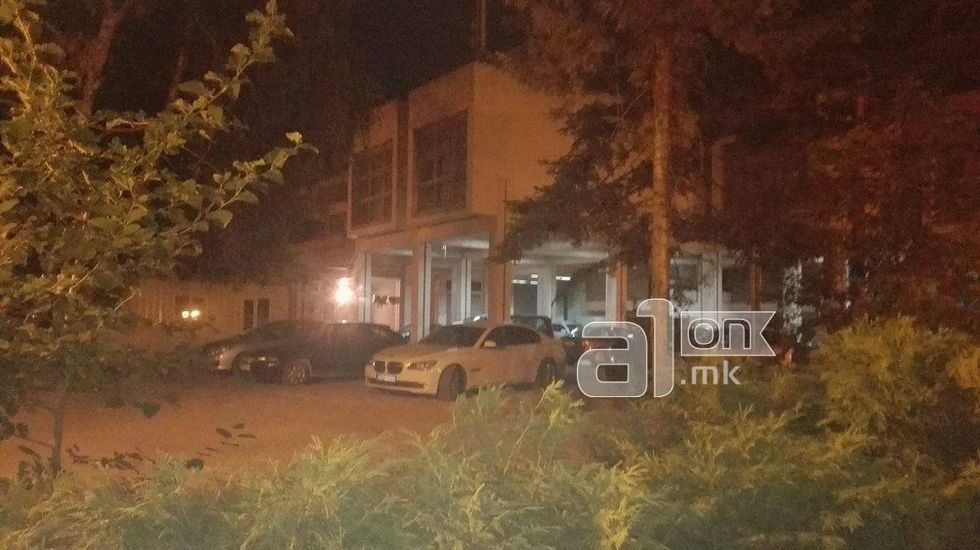 Parkimi i veturave te deputeteve 5