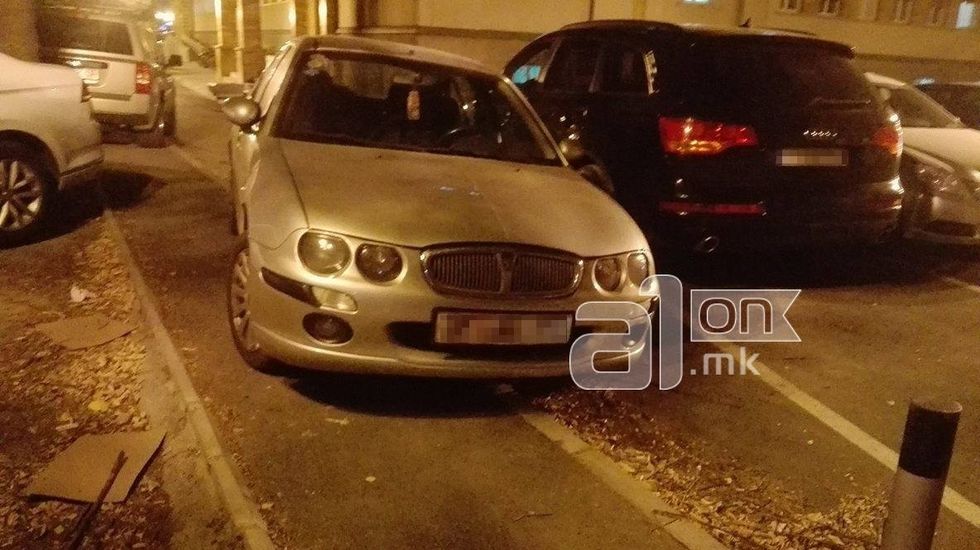 Parkimi i veturave te deputeteve 6