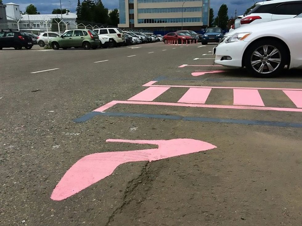 Parkingjet kontroverse të aeroportit te rezervuara vetem per shofere foto 2