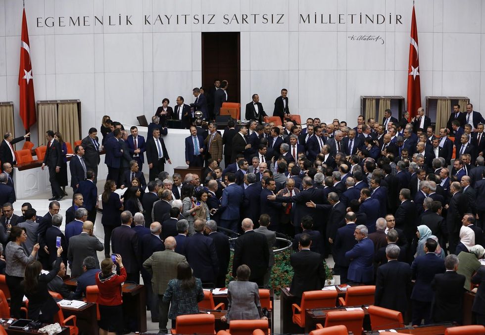 parlament 14