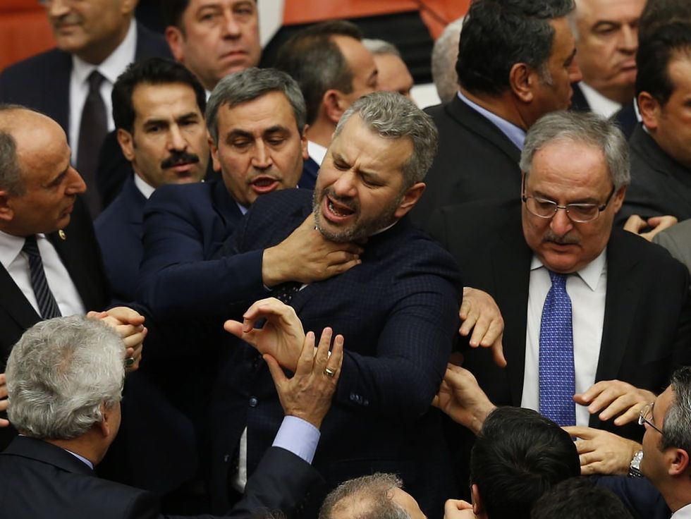 parlament 5