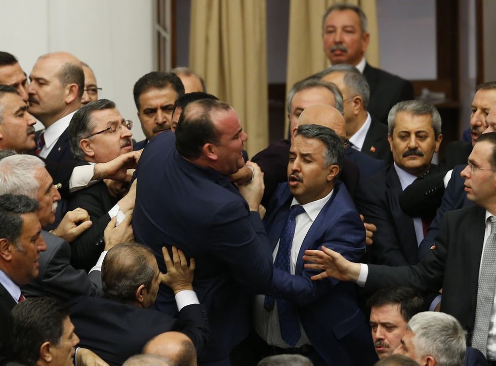 parlament 9