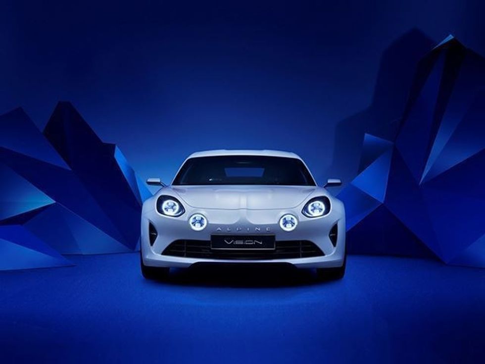Pas 40 vitesh Alpine A110 rikthehet me pamje te mahnitshme foto 3