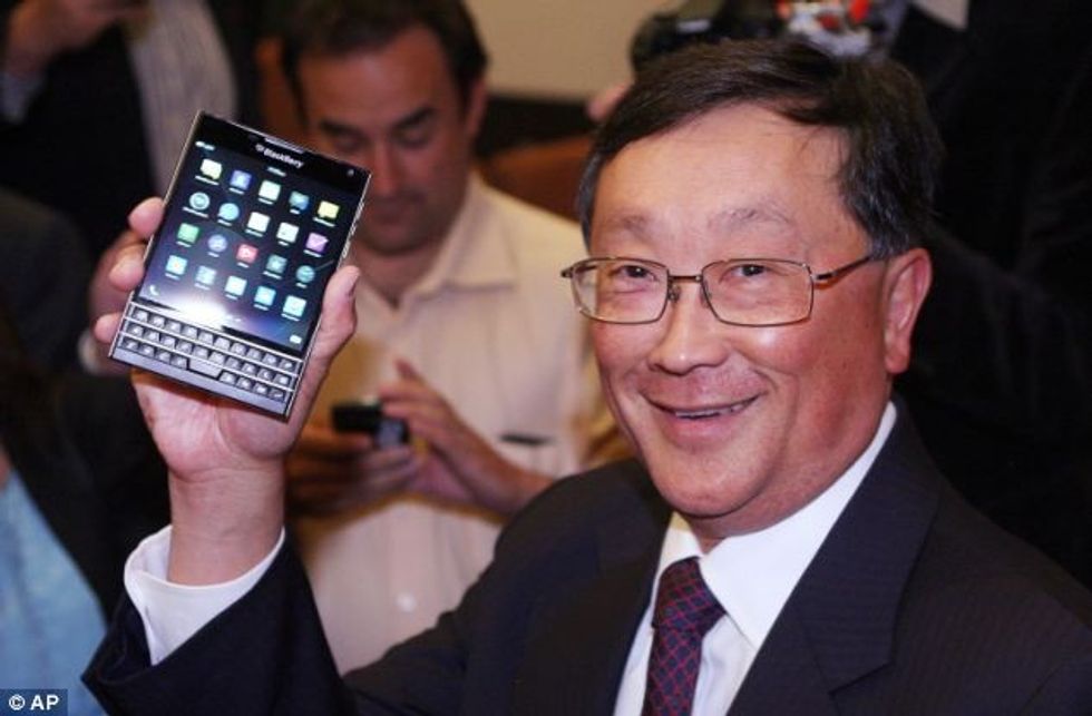 Passport telefoni me i ri nga BlackBarry foto 2