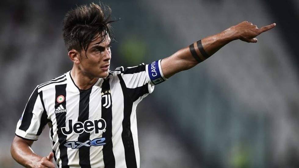 Paulo Dybala of Juventus FC gestures during the Se e3a77068377c3efb4edb35954feb4476