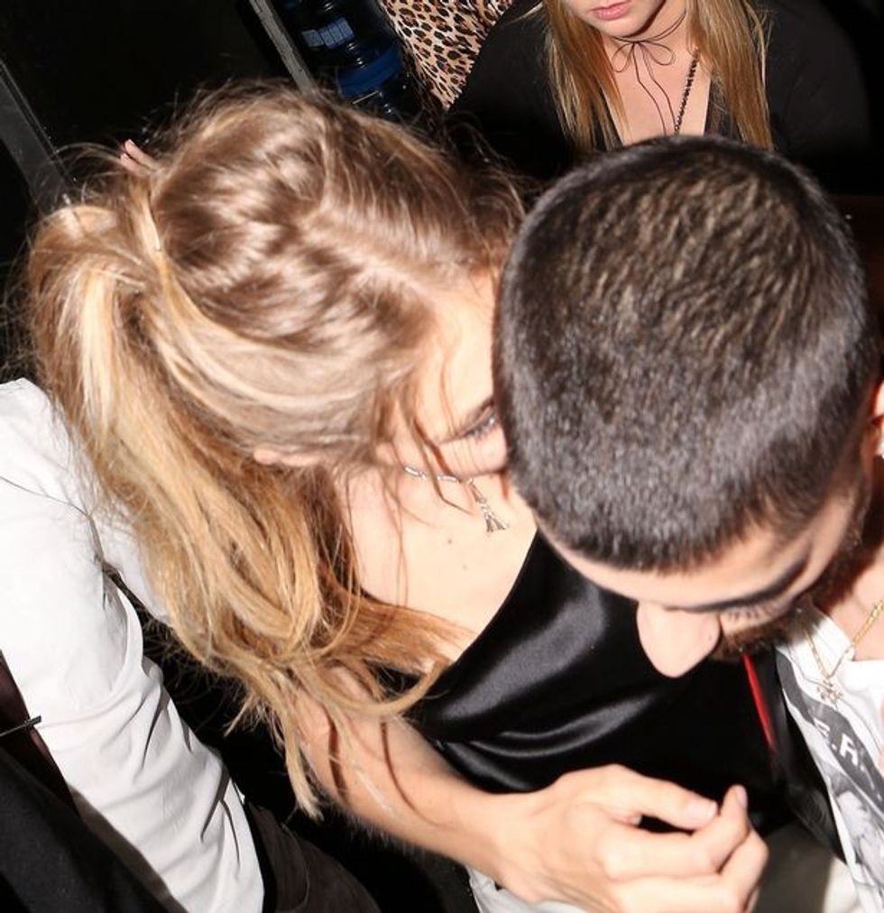 PAY-Gigi-Hadid-is-carried-from-her-star-studded-21st-birthday-party-by-boyfriend-Zayn-Malik
