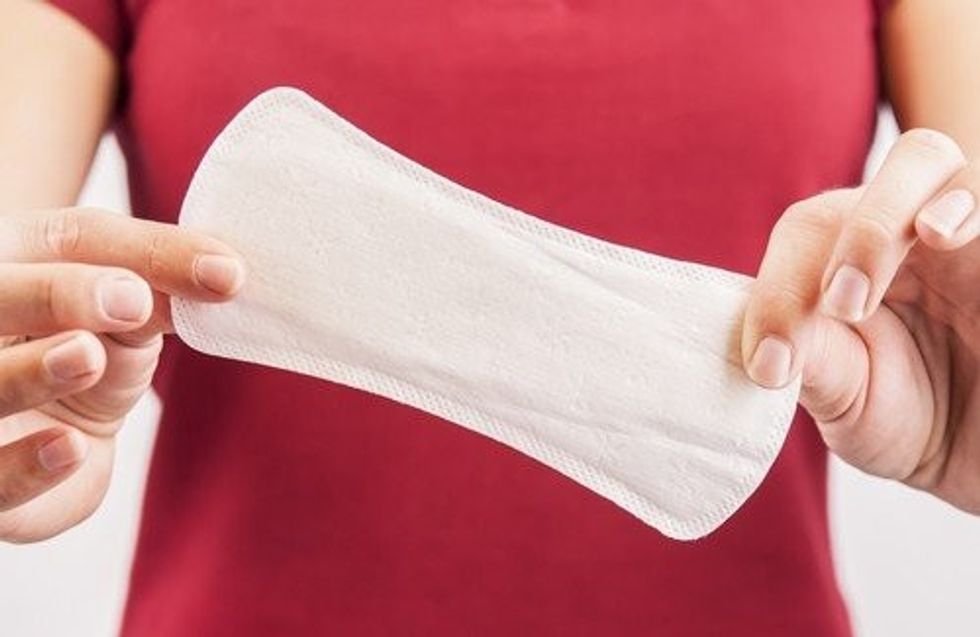 Pendohet që i vodhi nga xhepi perpiqet tia kthen fshehurazi foto 2