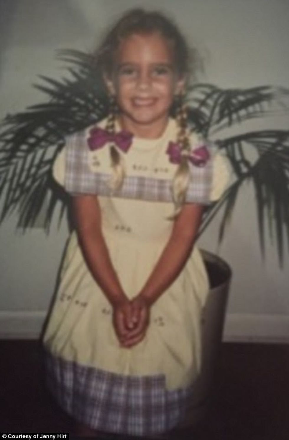 Për ditën e parë të kopshtit veshi fustanin qe ishte perdorur nga 19 trashegimtare foto 5