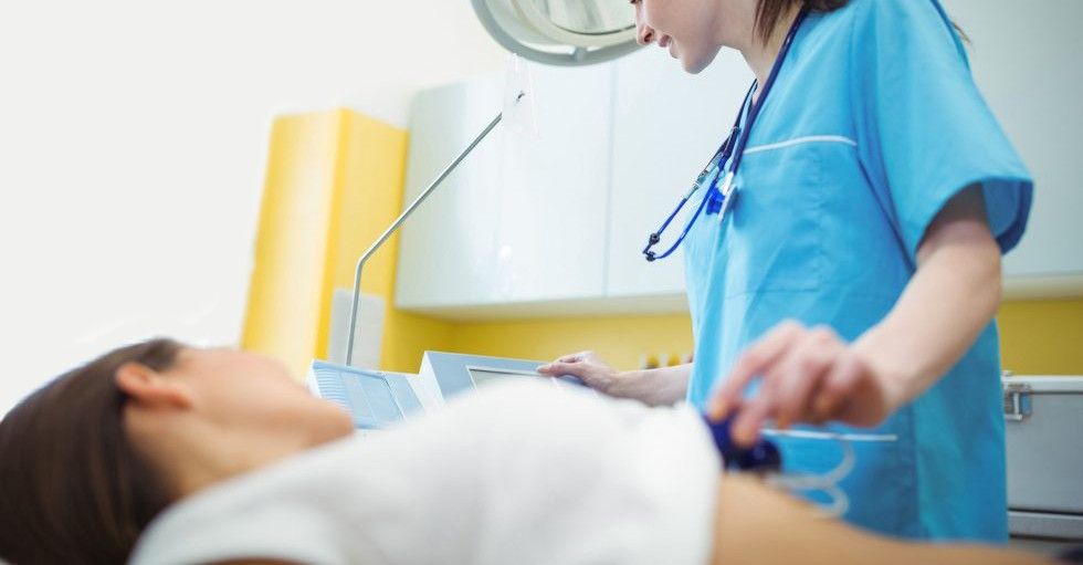 performing an electrocardiogram