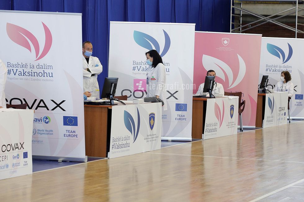 pergatitjet e procesit te vaksinimit aniCOVID 19 COVAX foto Ridvan Slivova 18
