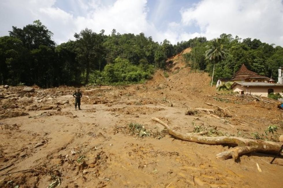 Përmbytjet dhe rrëshqitja e dheut ia kanë marrë jetën 146 mijë personave në Sri Lankë foto 5