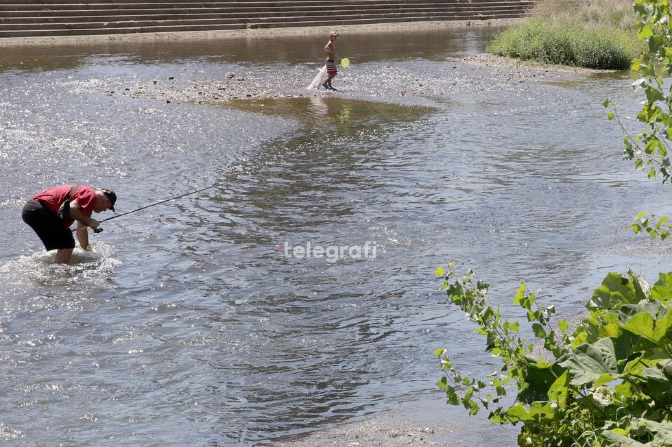 peshkimi ne lumin Iber foto Ridvan Slivova 1